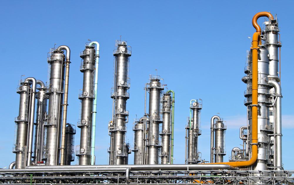 Oil refinery distillation fractioning towers process piping designer